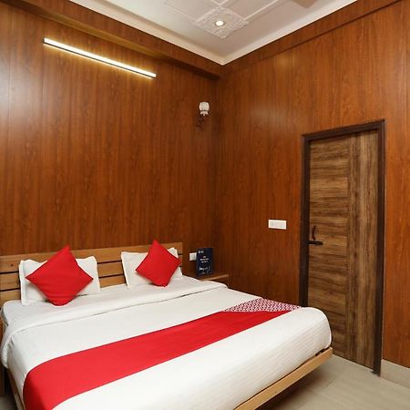 Hotel Saptrishi Rishīkesh Esterno foto