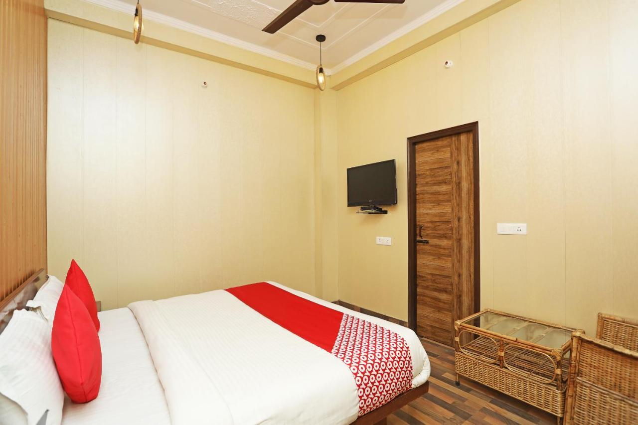 Hotel Saptrishi Rishīkesh Esterno foto