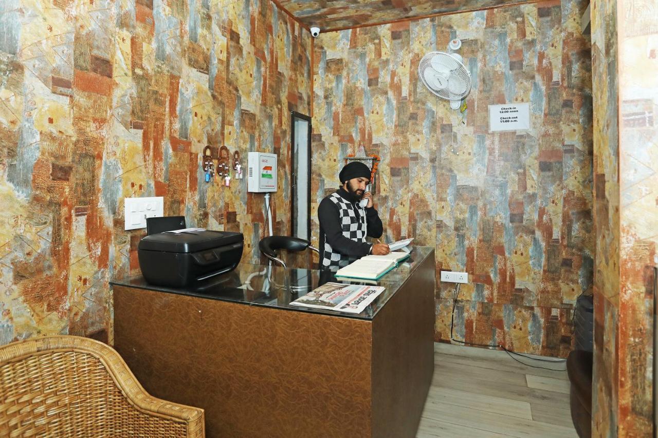 Hotel Saptrishi Rishīkesh Esterno foto