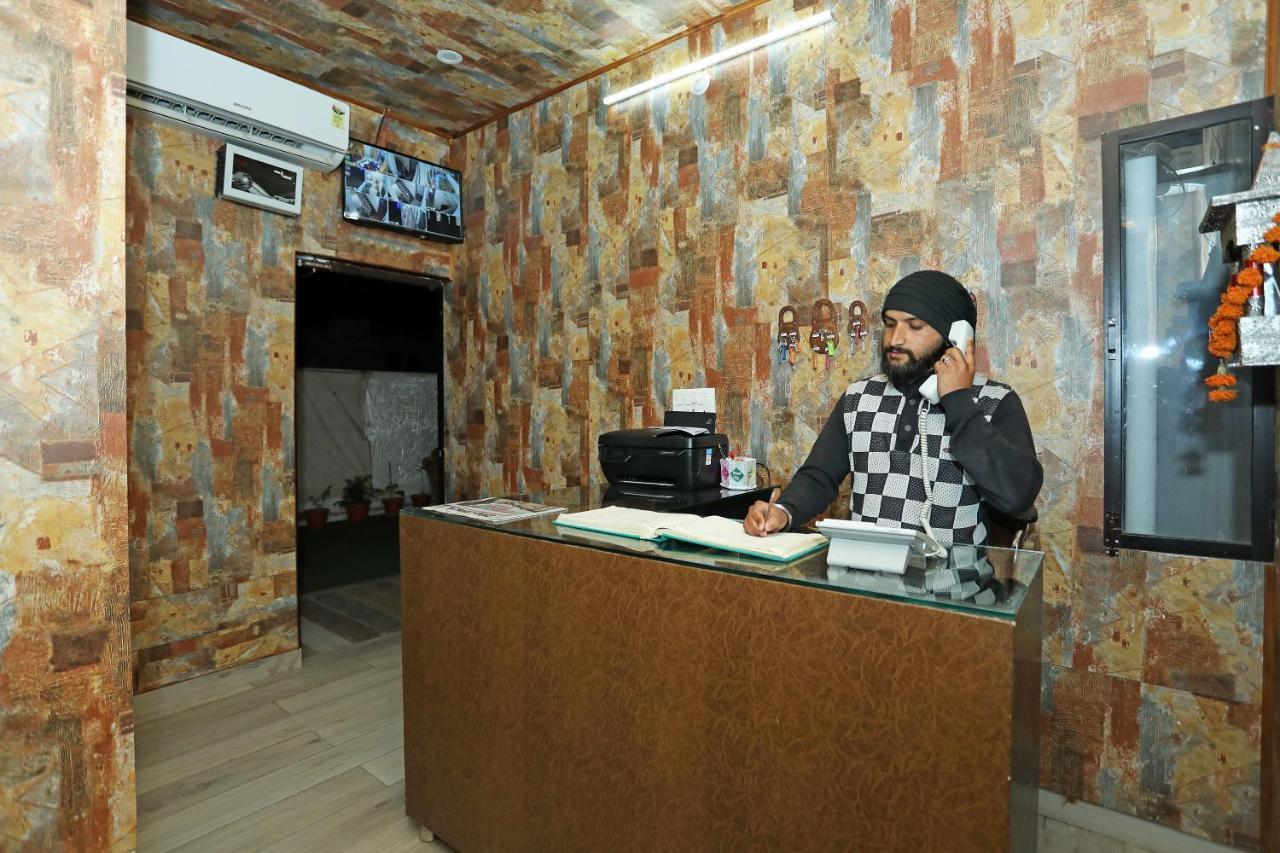 Hotel Saptrishi Rishīkesh Esterno foto